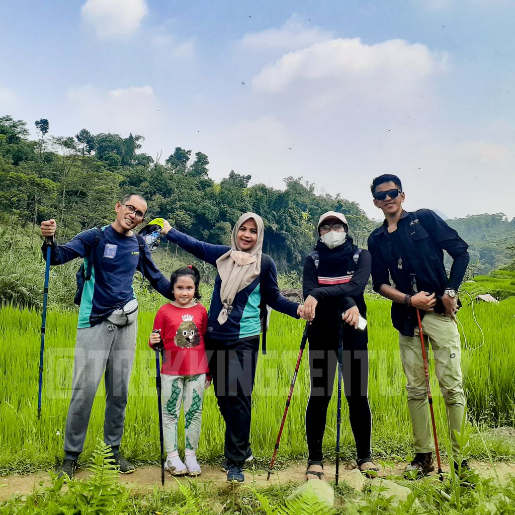 paket trekking curug lewi asih sentul