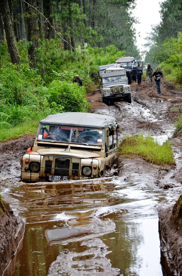 paket jeep sentul wisata offroad landrover