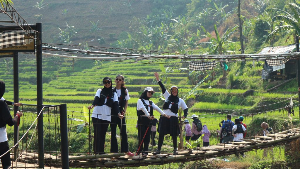corporate trekking sentul